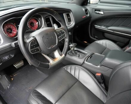 Серый Додж Чарджер, объемом двигателя 6.2 л и пробегом 12 тыс. км за 33000 $, фото 9 на Automoto.ua