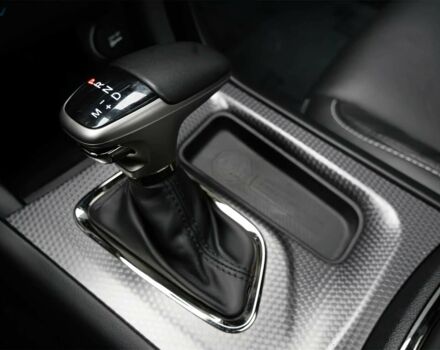 Серый Додж Чарджер, объемом двигателя 6.2 л и пробегом 12 тыс. км за 33000 $, фото 6 на Automoto.ua