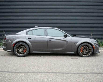 Серый Додж Чарджер, объемом двигателя 6.2 л и пробегом 12 тыс. км за 33000 $, фото 5 на Automoto.ua