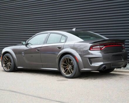 Серый Додж Чарджер, объемом двигателя 6.2 л и пробегом 12 тыс. км за 33000 $, фото 3 на Automoto.ua