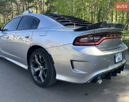 Серый Додж Чарджер, объемом двигателя 3.6 л и пробегом 95 тыс. км за 20000 $, фото 1 на Automoto.ua