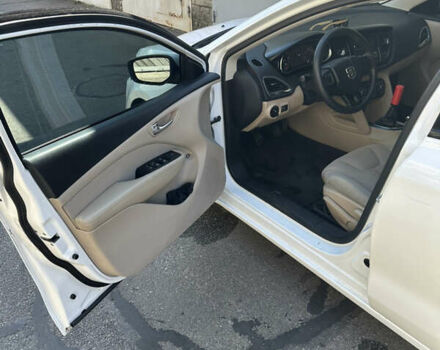 Белый Додж Дарт, объемом двигателя 1.37 л и пробегом 212 тыс. км за 6500 $, фото 3 на Automoto.ua
