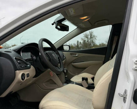 Додж Дарт 2012 в Киеве на Automoto.ua Белый Додж Дарт, объемом двигателя 2 л и пробегом 145 тыс. км за 8200 $, фото 13 на Automoto.ua