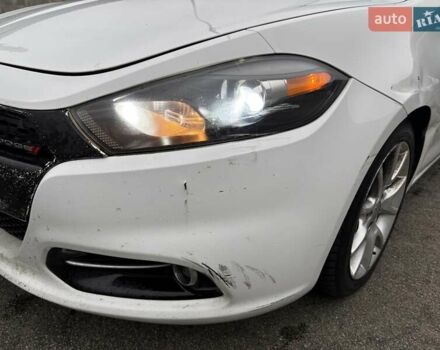 Белый Додж Дарт, объемом двигателя 2 л и пробегом 253 тыс. км за 4900 $, фото 2 на Automoto.ua