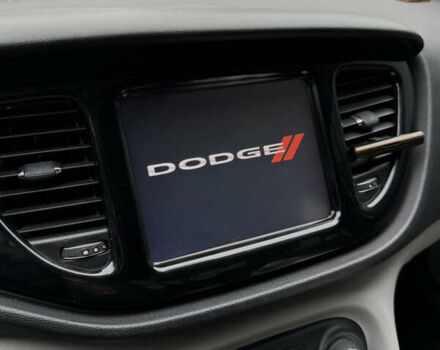 Белый Додж Дарт, объемом двигателя 2 л и пробегом 198 тыс. км за 8100 $, фото 10 на Automoto.ua