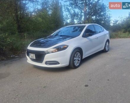 Белый Додж Дарт, объемом двигателя 2.4 л и пробегом 247 тыс. км за 8300 $, фото 2 на Automoto.ua