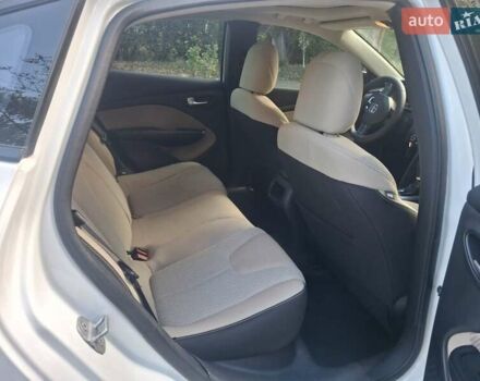 Белый Додж Дарт, объемом двигателя 2.4 л и пробегом 247 тыс. км за 8300 $, фото 1 на Automoto.ua