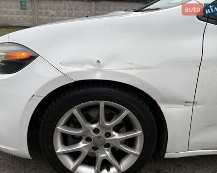 Белый Додж Дарт, объемом двигателя 2 л и пробегом 253 тыс. км за 4900 $, фото 4 на Automoto.ua