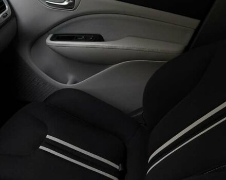 Белый Додж Дарт, объемом двигателя 2 л и пробегом 198 тыс. км за 8100 $, фото 16 на Automoto.ua