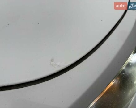 Белый Додж Дарт, объемом двигателя 2 л и пробегом 253 тыс. км за 4900 $, фото 13 на Automoto.ua