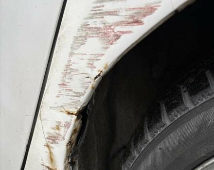 Белый Додж Дарт, объемом двигателя 2 л и пробегом 253 тыс. км за 4900 $, фото 12 на Automoto.ua