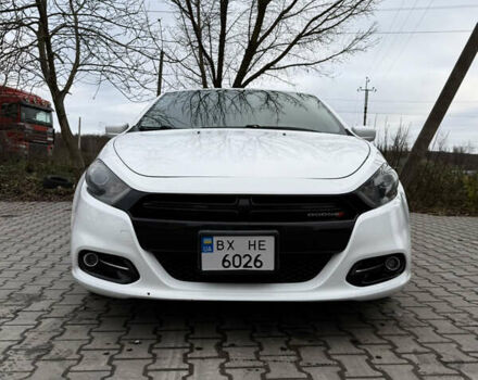 Белый Додж Дарт, объемом двигателя 2 л и пробегом 198 тыс. км за 8100 $, фото 4 на Automoto.ua