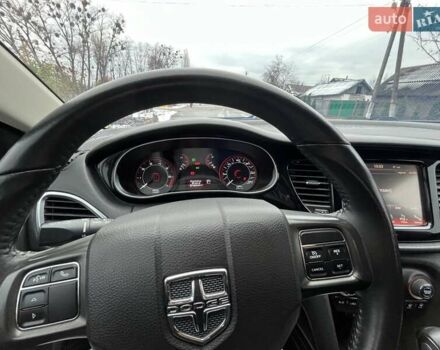 Белый Додж Дарт, объемом двигателя 2 л и пробегом 148 тыс. км за 8700 $, фото 9 на Automoto.ua