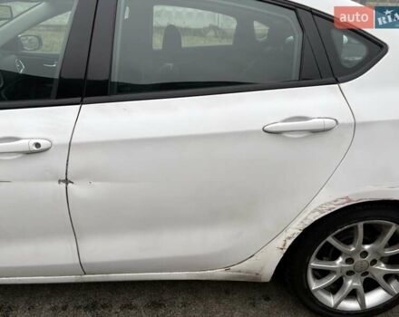 Белый Додж Дарт, объемом двигателя 2 л и пробегом 253 тыс. км за 4900 $, фото 6 на Automoto.ua