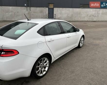 Белый Додж Дарт, объемом двигателя 2 л и пробегом 253 тыс. км за 4900 $, фото 9 на Automoto.ua