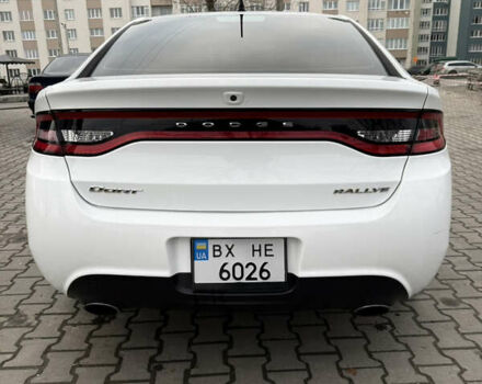 Белый Додж Дарт, объемом двигателя 2 л и пробегом 198 тыс. км за 8100 $, фото 1 на Automoto.ua