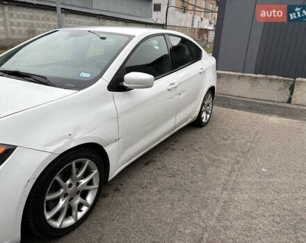 Белый Додж Дарт, объемом двигателя 2 л и пробегом 253 тыс. км за 4900 $, фото 3 на Automoto.ua