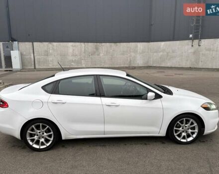 Белый Додж Дарт, объемом двигателя 2 л и пробегом 253 тыс. км за 4900 $, фото 10 на Automoto.ua