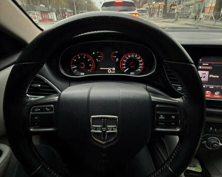 Белый Додж Дарт, объемом двигателя 2 л и пробегом 198 тыс. км за 8100 $, фото 12 на Automoto.ua