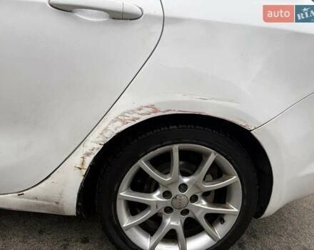 Белый Додж Дарт, объемом двигателя 2 л и пробегом 253 тыс. км за 4900 $, фото 7 на Automoto.ua