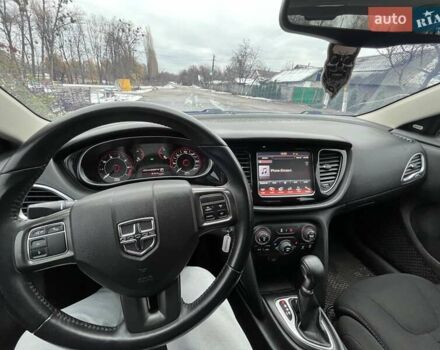 Белый Додж Дарт, объемом двигателя 2 л и пробегом 148 тыс. км за 8700 $, фото 11 на Automoto.ua