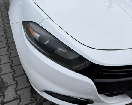 Белый Додж Дарт, объемом двигателя 2 л и пробегом 198 тыс. км за 8100 $, фото 6 на Automoto.ua