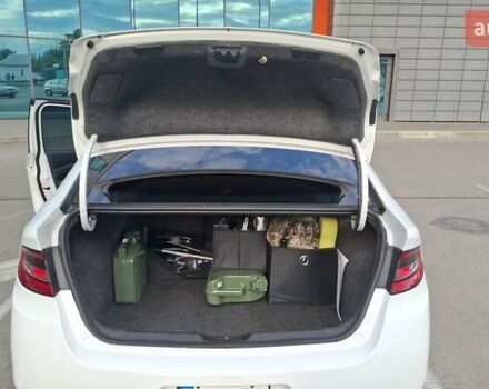 Белый Додж Дарт, объемом двигателя 2.4 л и пробегом 322 тыс. км за 8100 $, фото 16 на Automoto.ua