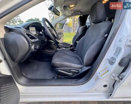 Белый Додж Дарт, объемом двигателя 2.4 л и пробегом 212 тыс. км за 6999 $, фото 47 на Automoto.ua