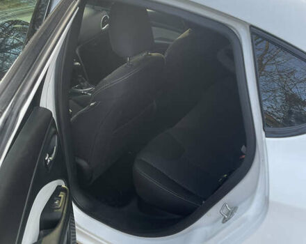 Білий Додж Дарт, об'ємом двигуна 2.4 л та пробігом 200 тис. км за 7900 $, фото 6 на Automoto.ua