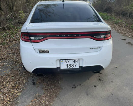 Білий Додж Дарт, об'ємом двигуна 2.4 л та пробігом 200 тис. км за 7900 $, фото 2 на Automoto.ua