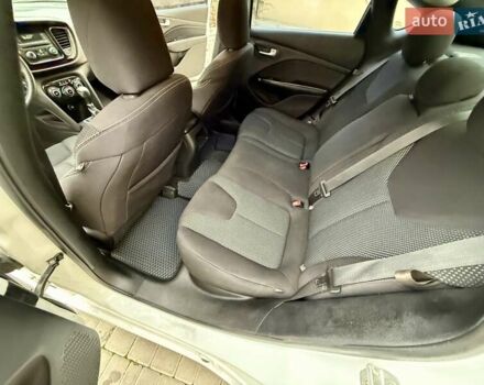 Білий Додж Дарт, об'ємом двигуна 2.4 л та пробігом 212 тис. км за 6900 $, фото 33 на Automoto.ua