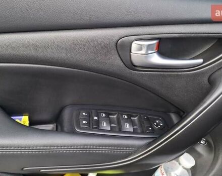 Белый Додж Дарт, объемом двигателя 2.4 л и пробегом 322 тыс. км за 8100 $, фото 8 на Automoto.ua