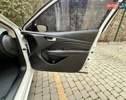 Білий Додж Дарт, об'ємом двигуна 2.4 л та пробігом 212 тис. км за 6900 $, фото 36 на Automoto.ua