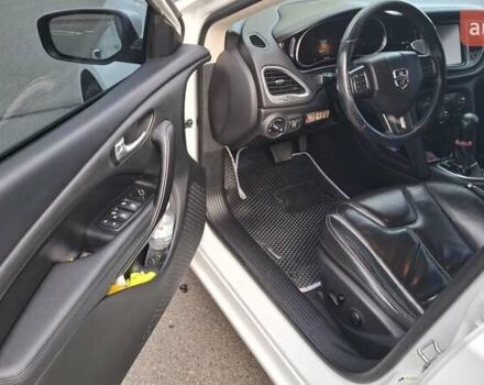 Белый Додж Дарт, объемом двигателя 2.4 л и пробегом 322 тыс. км за 8100 $, фото 12 на Automoto.ua