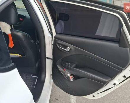 Белый Додж Дарт, объемом двигателя 2.4 л и пробегом 322 тыс. км за 8100 $, фото 10 на Automoto.ua