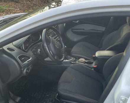 Білий Додж Дарт, об'ємом двигуна 2.4 л та пробігом 200 тис. км за 7900 $, фото 5 на Automoto.ua