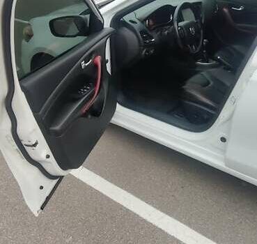 Белый Додж Дарт, объемом двигателя 2.36 л и пробегом 84 тыс. км за 9900 $, фото 8 на Automoto.ua