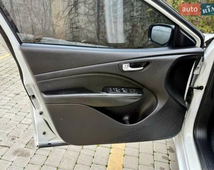 Білий Додж Дарт, об'ємом двигуна 2.4 л та пробігом 212 тис. км за 6900 $, фото 42 на Automoto.ua