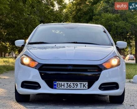 Белый Додж Дарт, объемом двигателя 2.4 л и пробегом 212 тыс. км за 6999 $, фото 2 на Automoto.ua