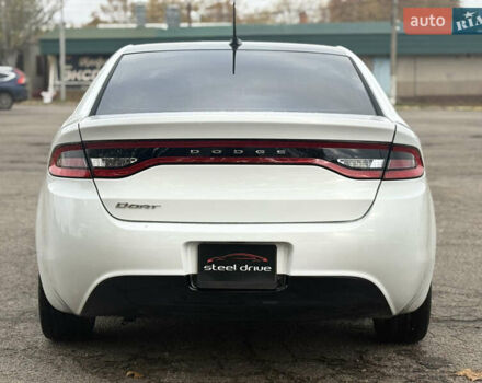 Білий Додж Дарт, об'ємом двигуна 2.36 л та пробігом 163 тис. км за 8999 $, фото 4 на Automoto.ua