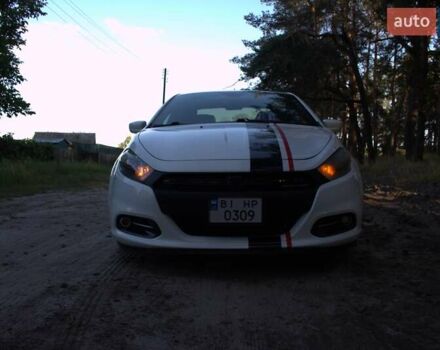 Белый Додж Дарт, объемом двигателя 2.4 л и пробегом 192 тыс. км за 9400 $, фото 2 на Automoto.ua