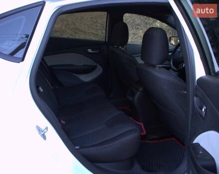 Белый Додж Дарт, объемом двигателя 2.4 л и пробегом 192 тыс. км за 9400 $, фото 11 на Automoto.ua