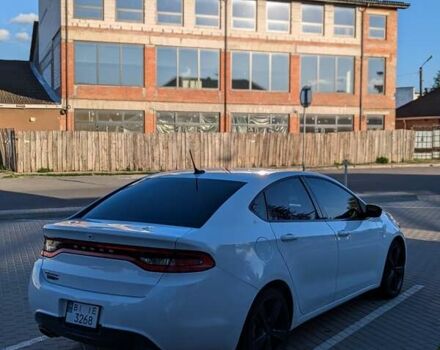 Белый Додж Дарт, объемом двигателя 2.4 л и пробегом 271 тыс. км за 8500 $, фото 5 на Automoto.ua