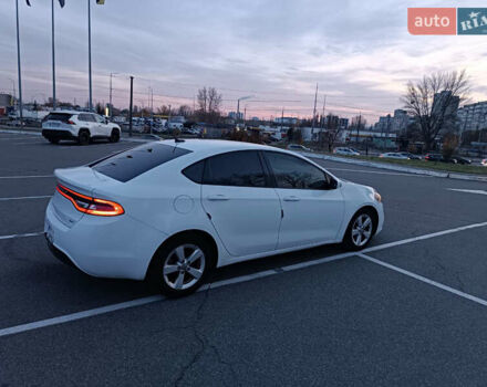 Білий Додж Дарт, об'ємом двигуна 2.36 л та пробігом 152 тис. км за 7000 $, фото 10 на Automoto.ua