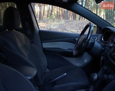 Белый Додж Дарт, объемом двигателя 2.4 л и пробегом 192 тыс. км за 9400 $, фото 24 на Automoto.ua