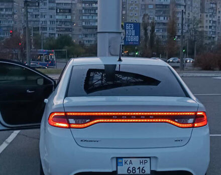 Білий Додж Дарт, об'ємом двигуна 2.36 л та пробігом 152 тис. км за 7000 $, фото 9 на Automoto.ua