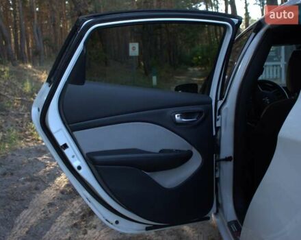 Белый Додж Дарт, объемом двигателя 2.4 л и пробегом 192 тыс. км за 9400 $, фото 14 на Automoto.ua