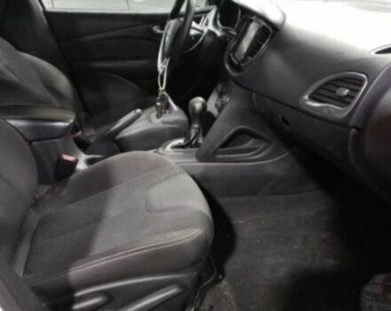 Белый Додж Дарт, объемом двигателя 2.4 л и пробегом 122 тыс. км за 9350 $, фото 6 на Automoto.ua