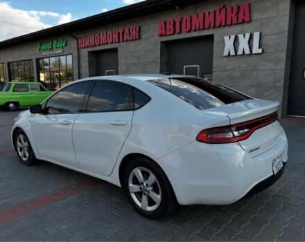 Белый Додж Дарт, объемом двигателя 2.4 л и пробегом 198 тыс. км за 8100 $, фото 2 на Automoto.ua