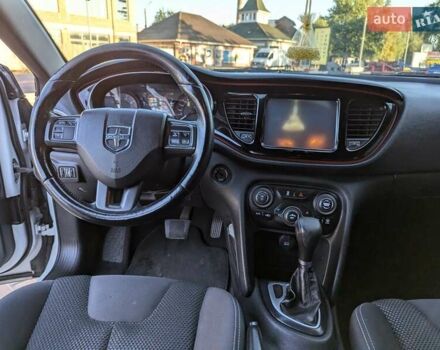 Белый Додж Дарт, объемом двигателя 2.4 л и пробегом 271 тыс. км за 8500 $, фото 13 на Automoto.ua